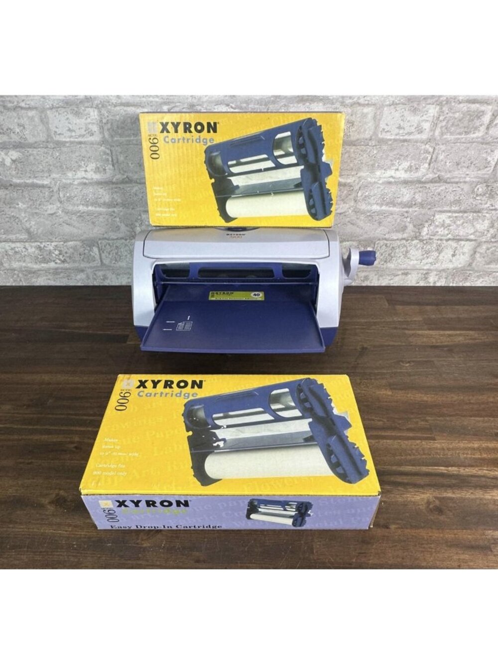 Xyron Model 900 cold laminating machine stickers labels magnets w/2 NEW refills